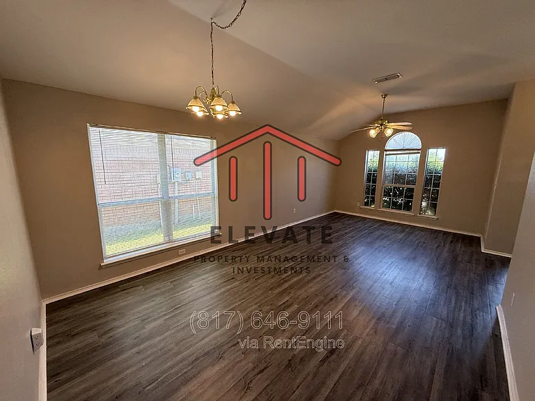 10524 Aransas Dr — Photo 3