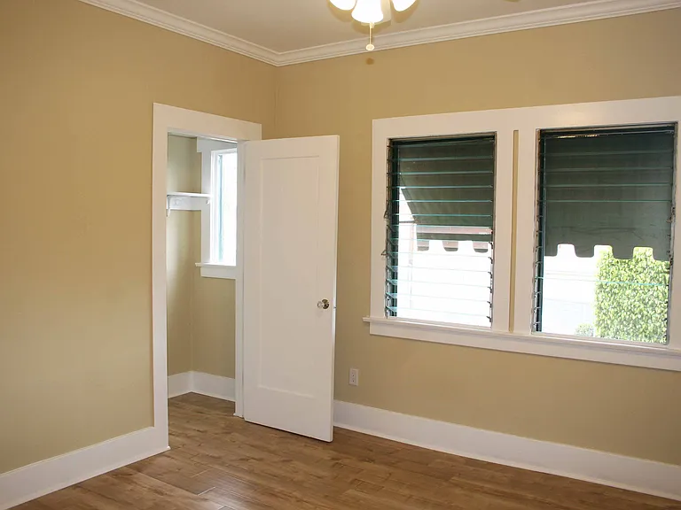 8001 1/2 Blackburn Ave — Photo 14