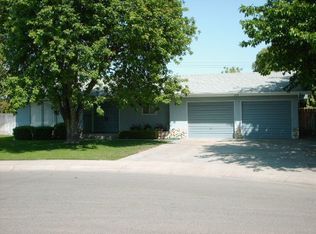 1718 S Fairway Ct, Visalia, CA 93277