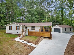 698 Pickett Post Rd, Walhalla, SC 29691