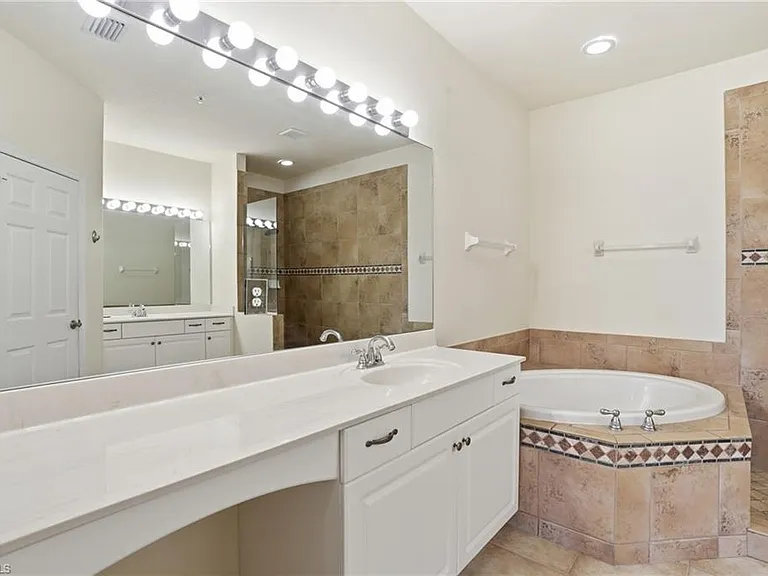 12854 Carrington Cir #7 — Photo 24