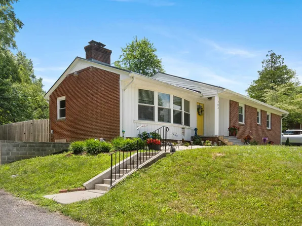 703 Barringer Dr, Blacksburg, VA 24060