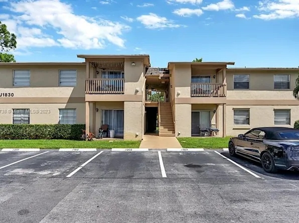 1830 Abbey Road #206, West Palm Beach, FL 33415