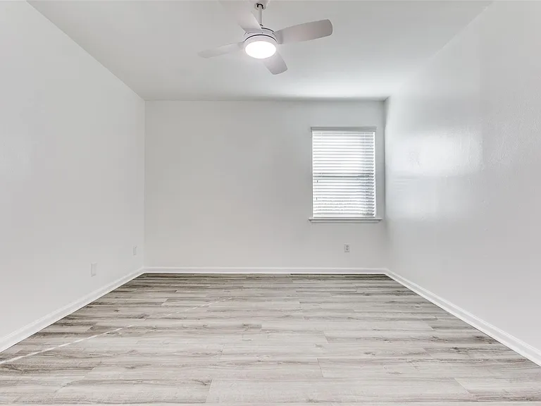 1606 W Shore Dr — Photo 13