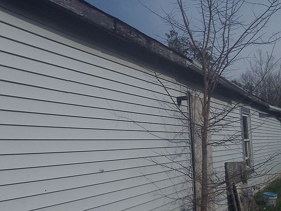 2nd image of 2851 N Gladstone Ave