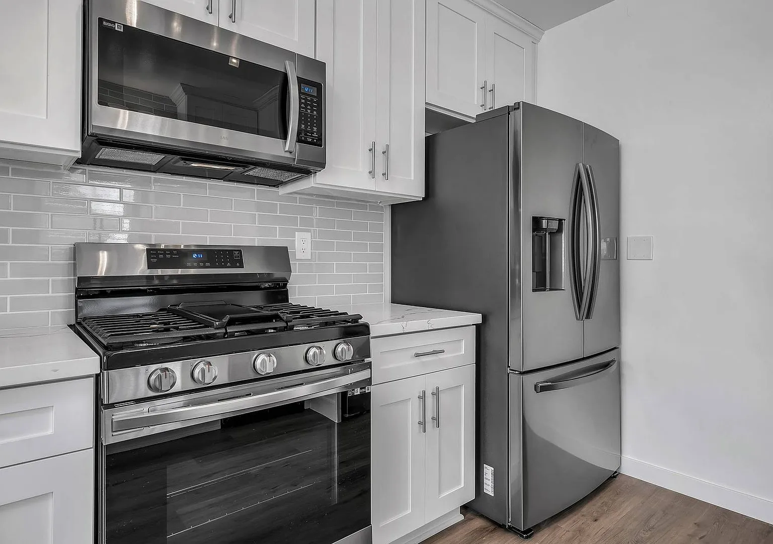Stunning remodel 2 blocks from the beach! — Photo 1