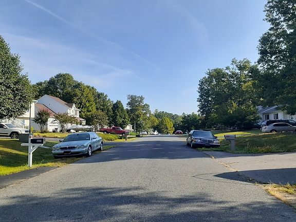 5th image of 8818 Jenny Ln
