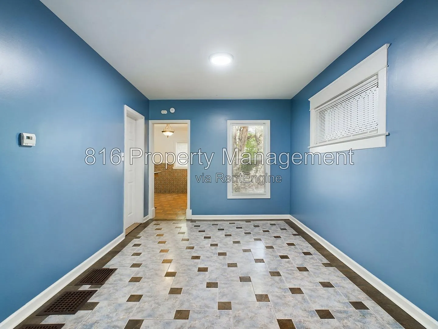 3 bed, 1.0 bath, 1012 sqft, $1,250 — Photo 3