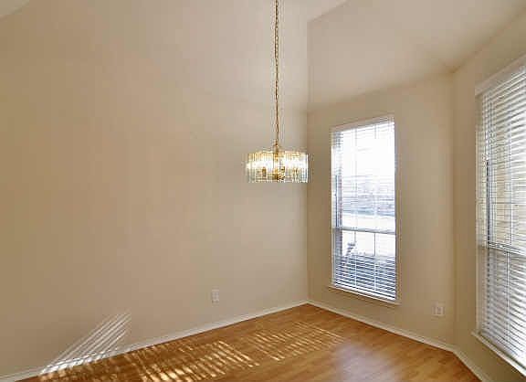 2nd image of 4005 Aldenham Dr