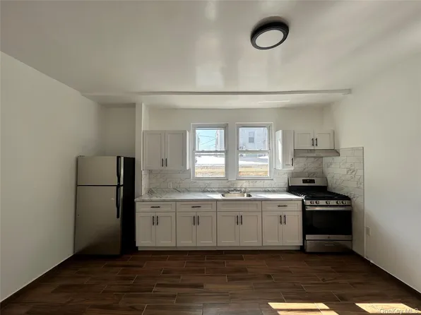 1332 130th St, Flushing, NY 11356