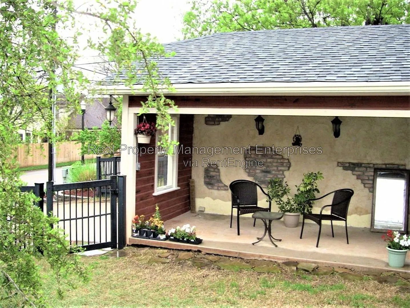 3 bed, 1.5 bath, 1582 sqft, $1,495 — Photo 1