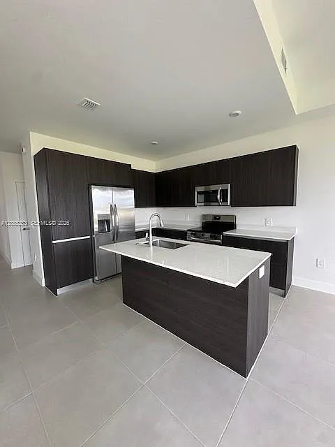 4 bed, 2.5 bath, $2,850 — Photo 3