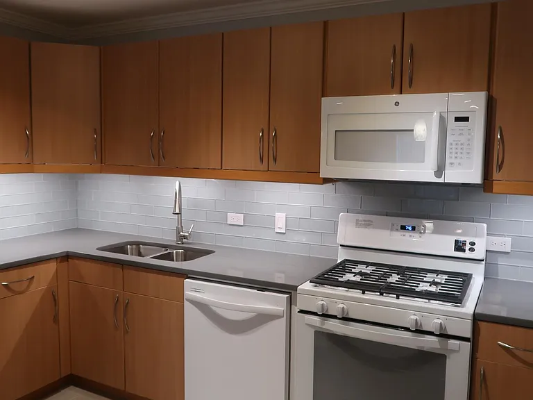 1115 Miller Ln — Photo 2