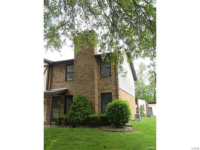 900 Maces Grove Rd photo 1