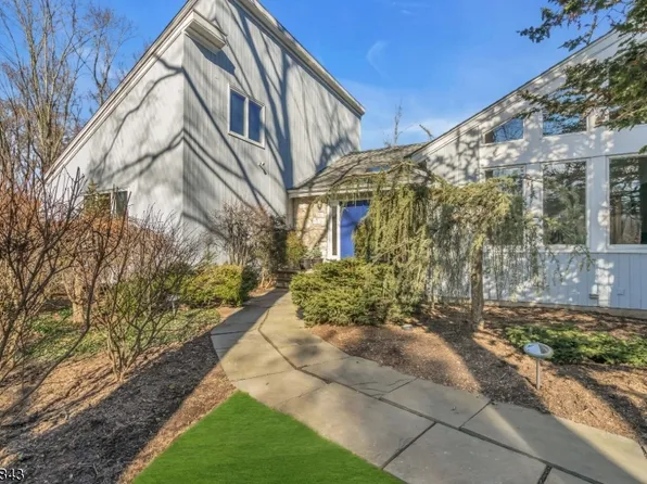 167 Shawnee Path, Long Hill Twp., NJ 07946