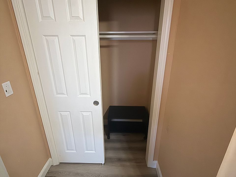 1st image of 1726 Woodridge Way #B