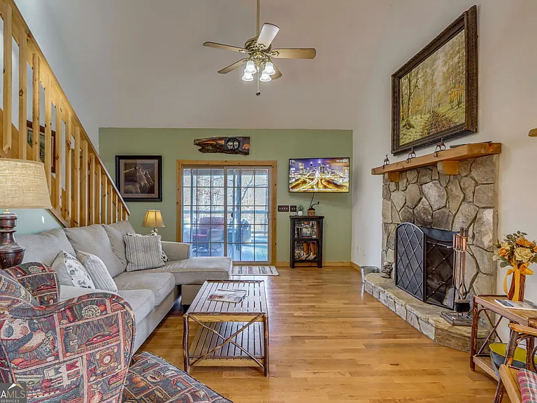 565 Ross Ridge Rd — Photo 6