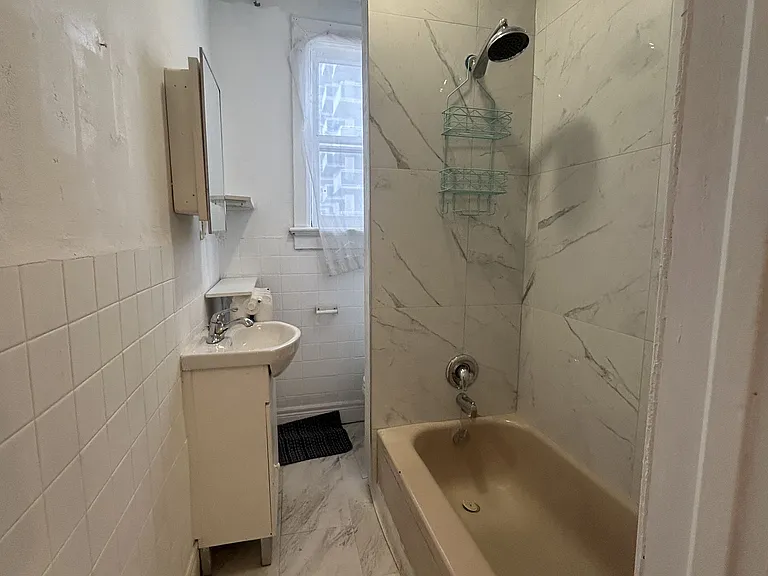 28 Springhurst Ave #6 — Photo 10