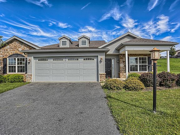 5th image of 312 Sleepy Hollow Dr