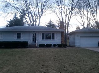 920 Colony Dr, Davenport, IA 52806