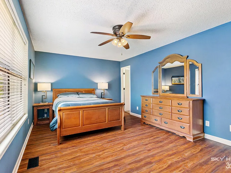 2416 N Robin Rd — Photo 14