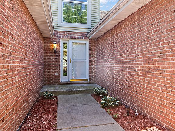 3rd image of 7649 Thistlewood Ln