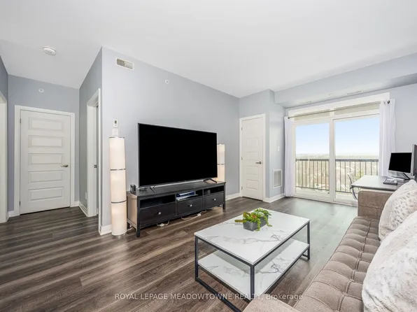 610 Farmstead Dr #614, Milton, ON L9T 8X5