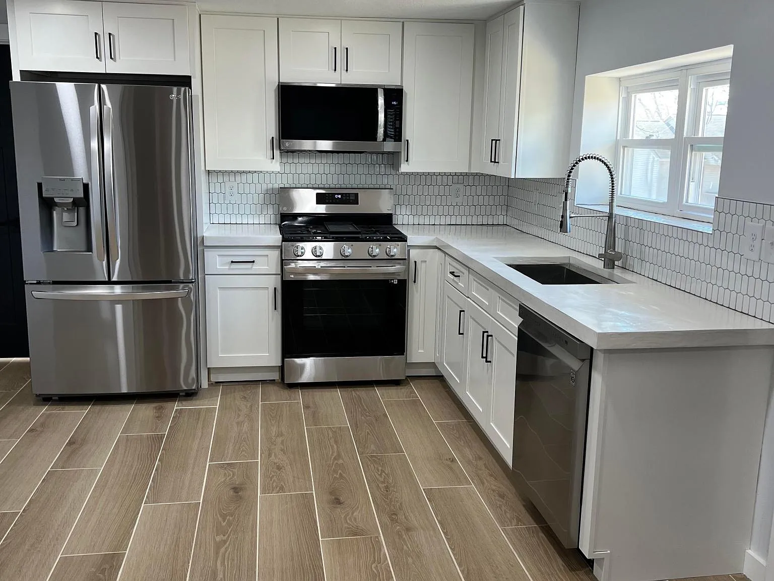 2102 Whittle Springs Rd NE — Photo 2