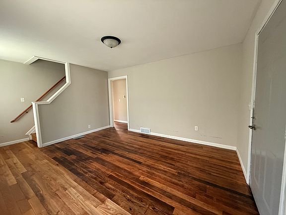 4th image of 4417 Primrose Ave