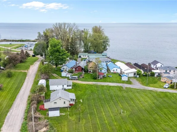 5025 Lake Rd Unit 24, Williamson, NY 14589