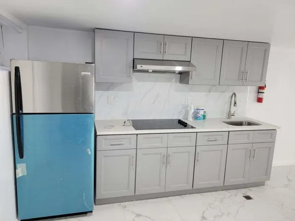 (undisclosed Address), Woodhaven, NY 11421