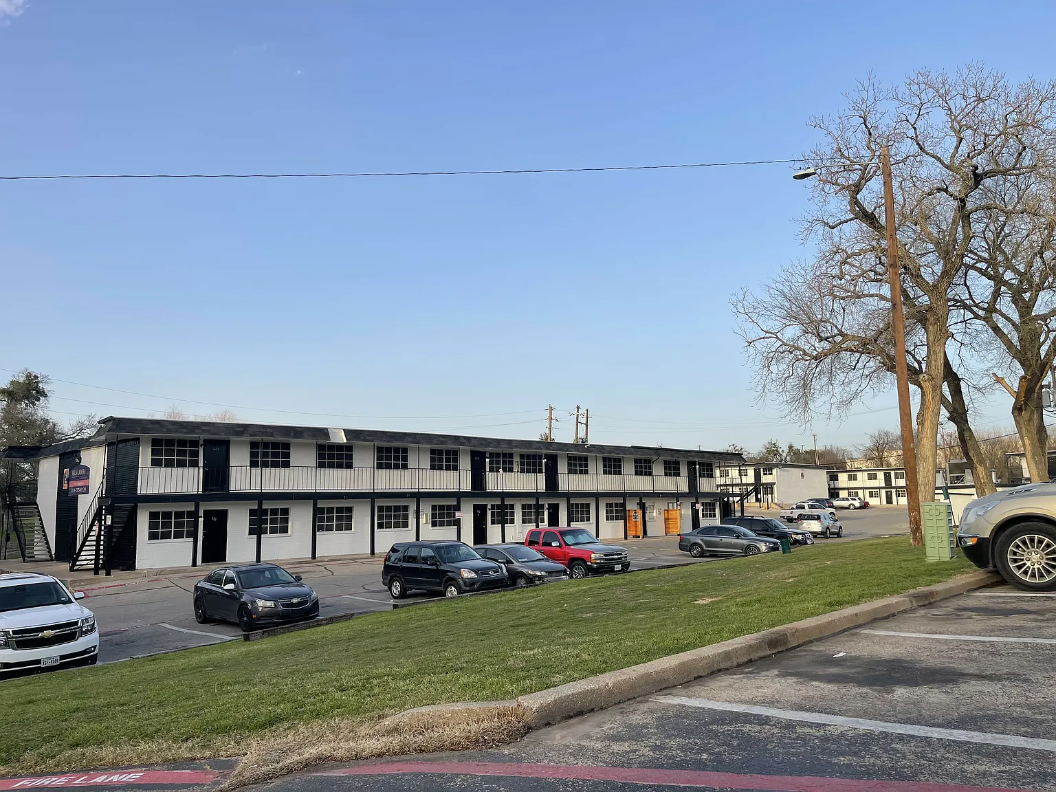 Villa Ladera Apartments — Photo 3