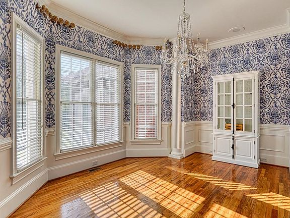 5th image of 340 Hidden Creek Cir