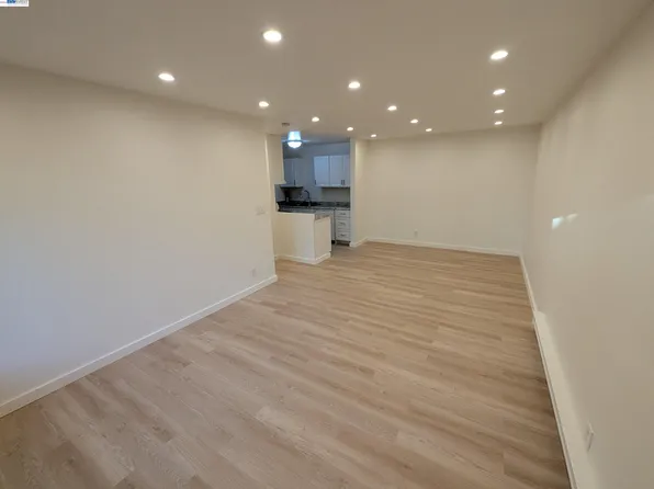1126 Cherry Ave APT 128, San Bruno, CA 94066