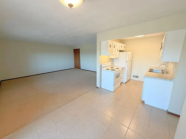 483-491 Lovers Lane; Country Clb #4401-4409-4516 — Photo 5