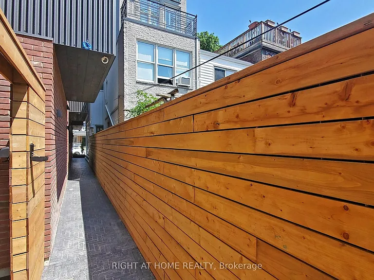 798 Dovercourt Rd #2 — Photo 24