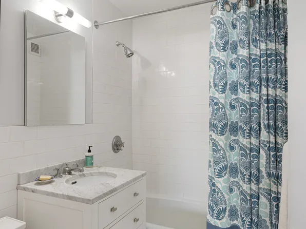 20 West 64th Street image 9 of 13