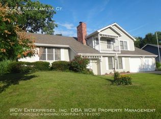 2225 SW Alameda Ct, Topeka, KS 66614