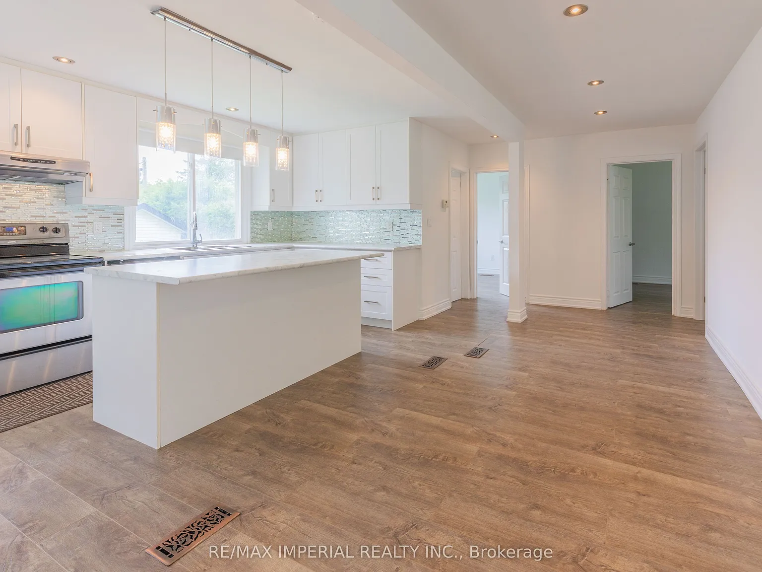 3 bed, $2,900 — Photo 4