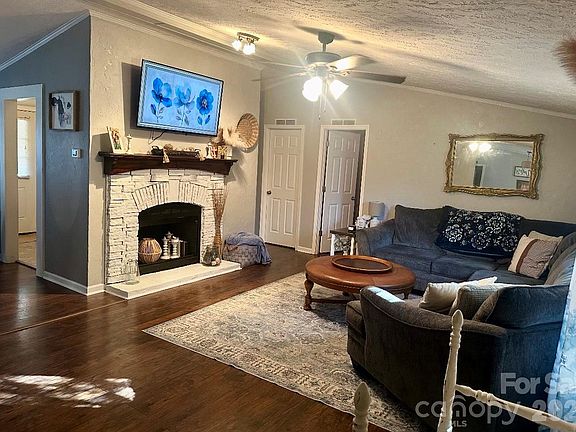 5th image of 5425 Old Creek Rd