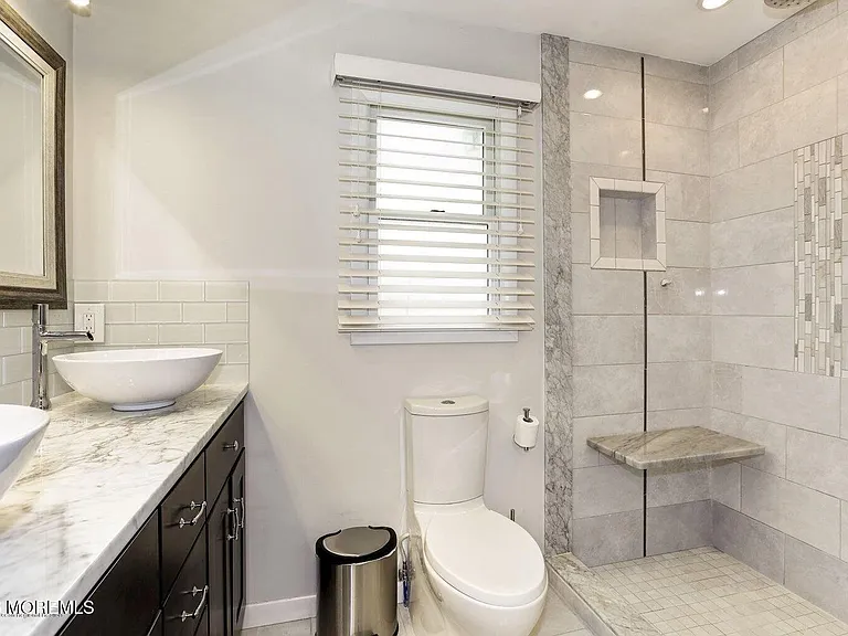 265 E Virginia Ave — Photo 9