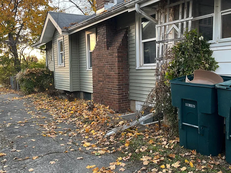 309 S Manning Ave — Photo 2