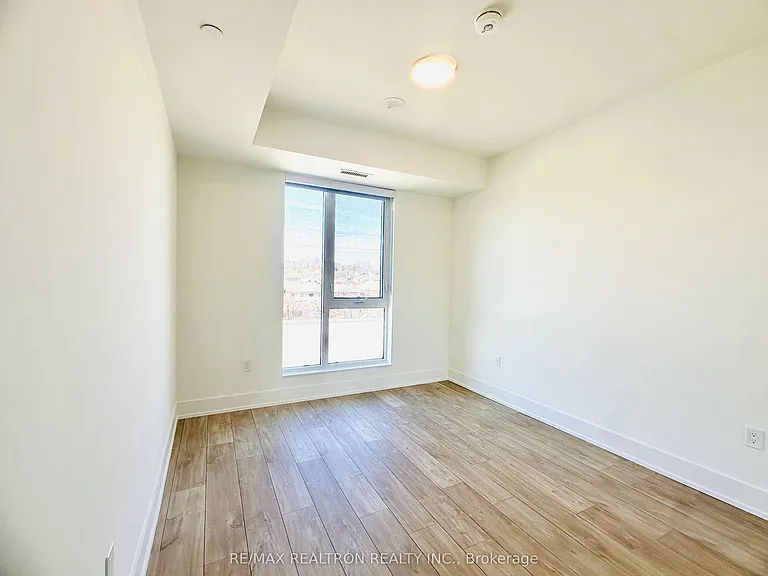 858 Dupont St #309 — Photo 17