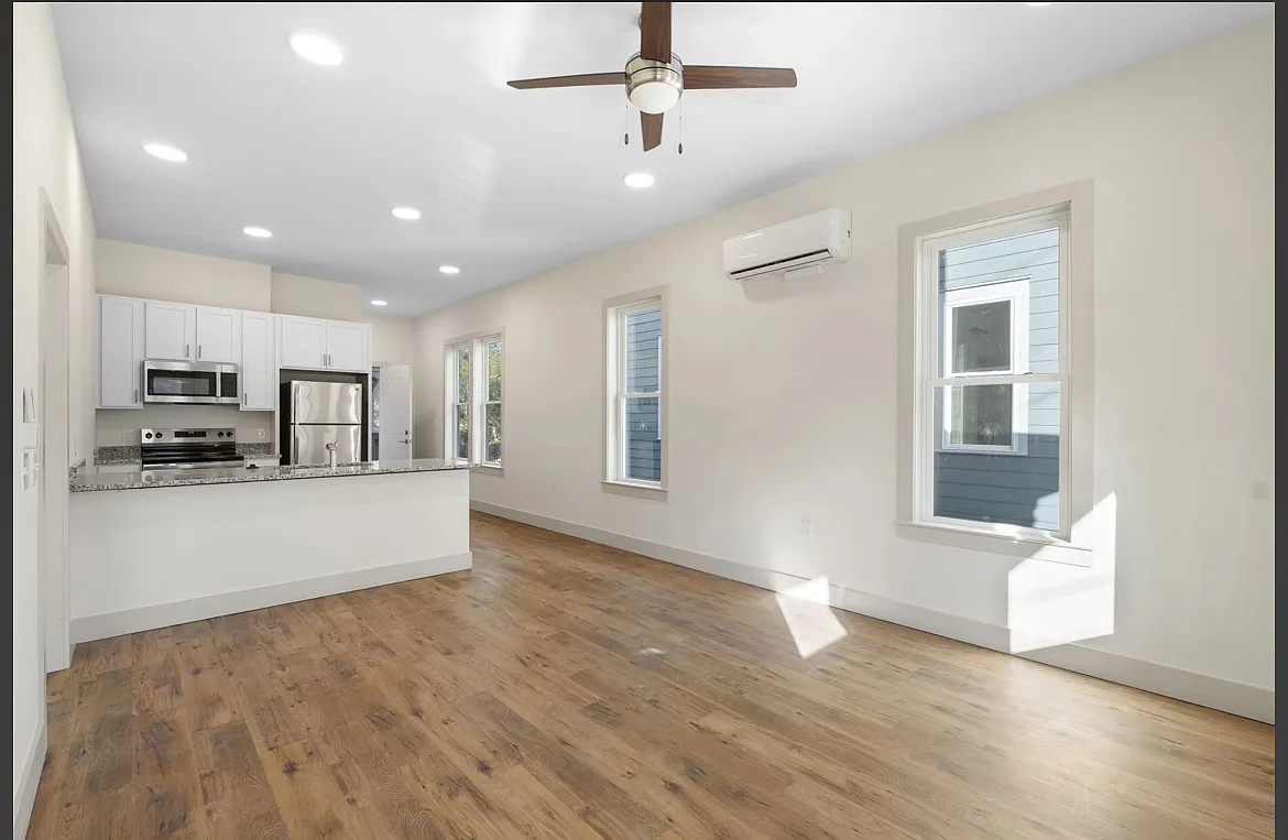 1 bed, 542 sqft, $1,200 — Photo 3