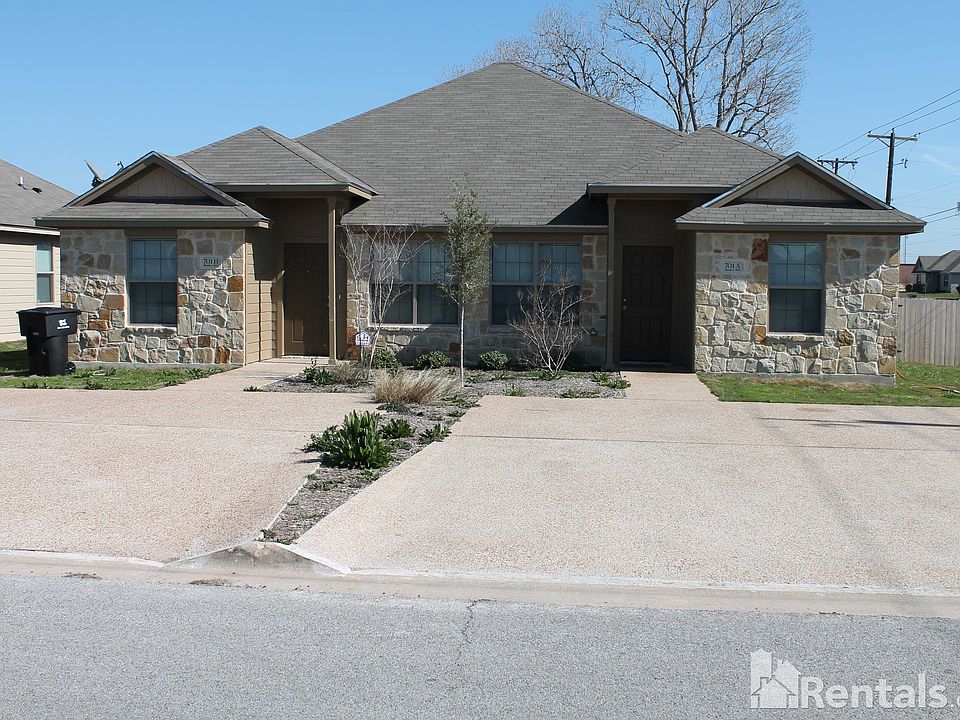 1st image of 701A Bunker Hill Dr
