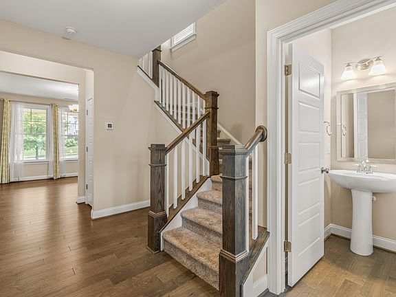 2nd image of 124 Tree Hill Ln