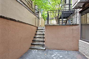 Rented by Living New York