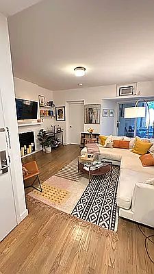 2nd image of 246 10th Ave #4E