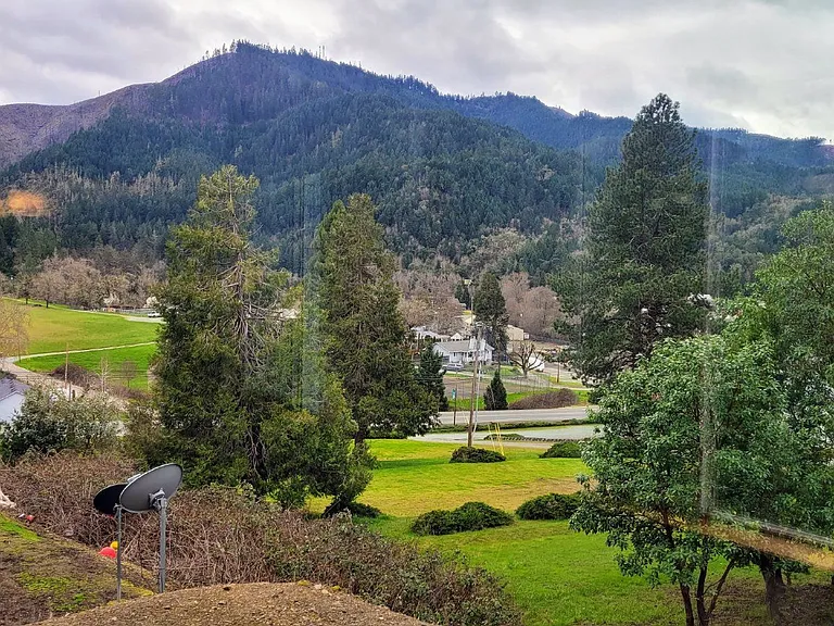 450 Maylea Pl — Photo 15