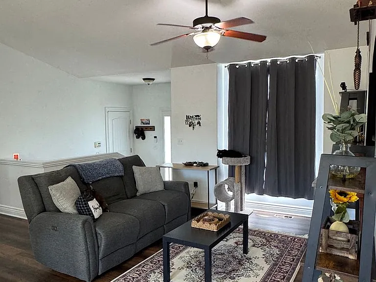 828 Fossilridge Dr — Photo 4